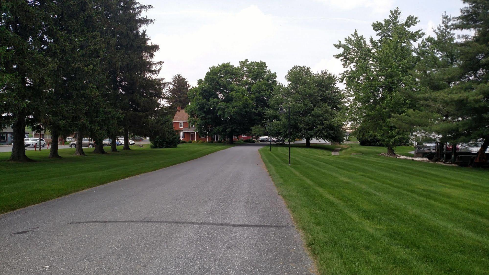 Spruce Lane Lodge And Cottages Smoketown  Bagian luar foto