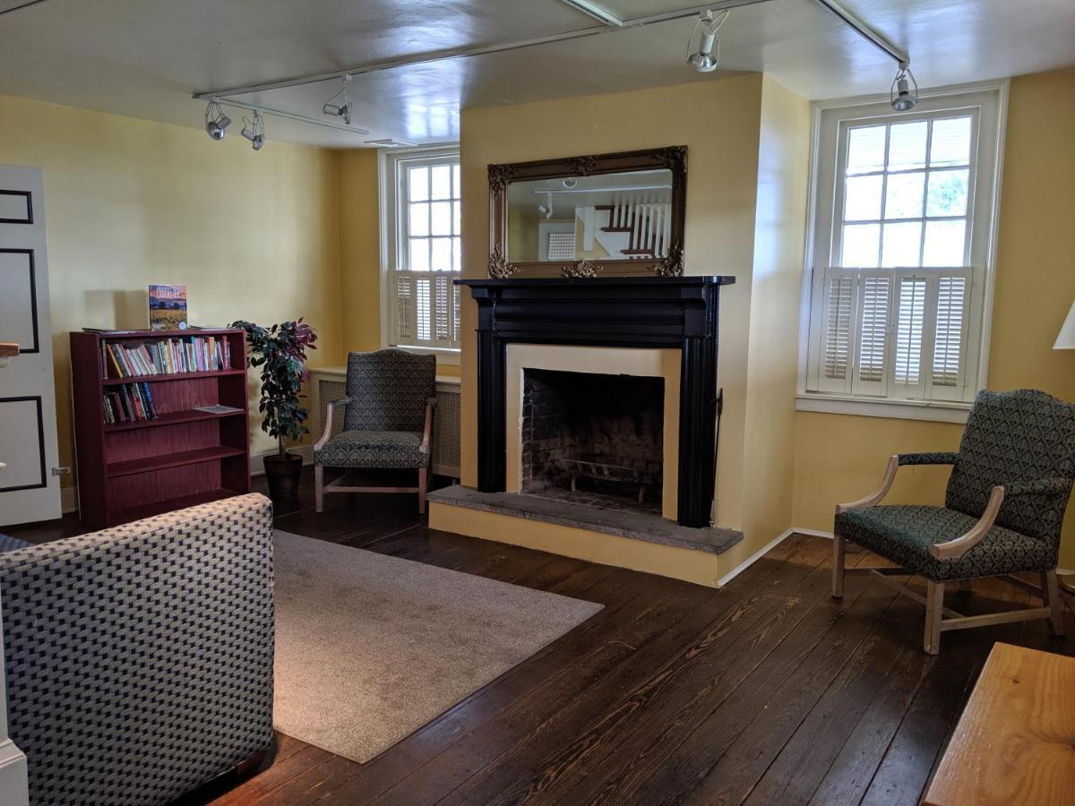 Spruce Lane Lodge And Cottages Smoketown  Bagian luar foto